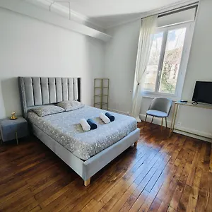 Privatunterkunft Self-checkin Town House - To Rent In A Beautiful Modern Town House - Not A - Location De Avec Arrivee En Autonomie - Extra Fee For Sheets And Towels - Private Parking - Check Your Plateform Inbox And Follow Check-in Instructions